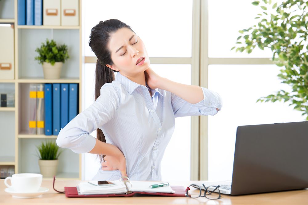 How Chiropractic Care Improves Your Posture