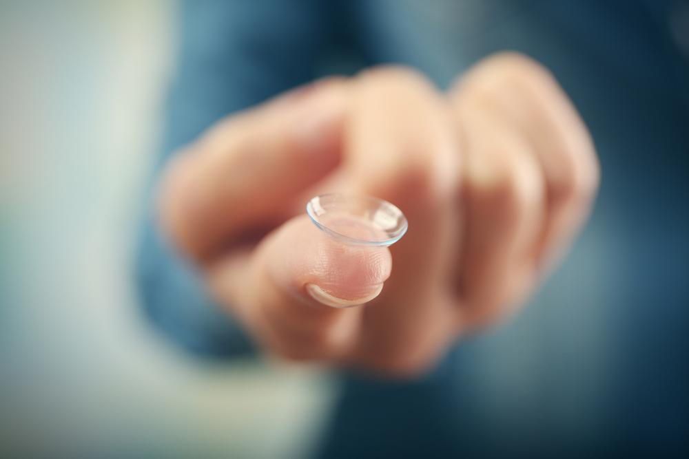 What is a toric contact lens?