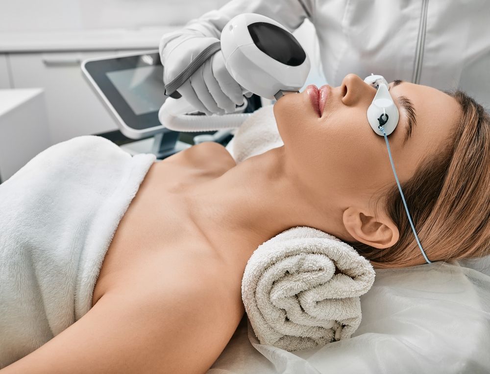 How Does IPL Therapy Help Alleviate Dry Eyes?