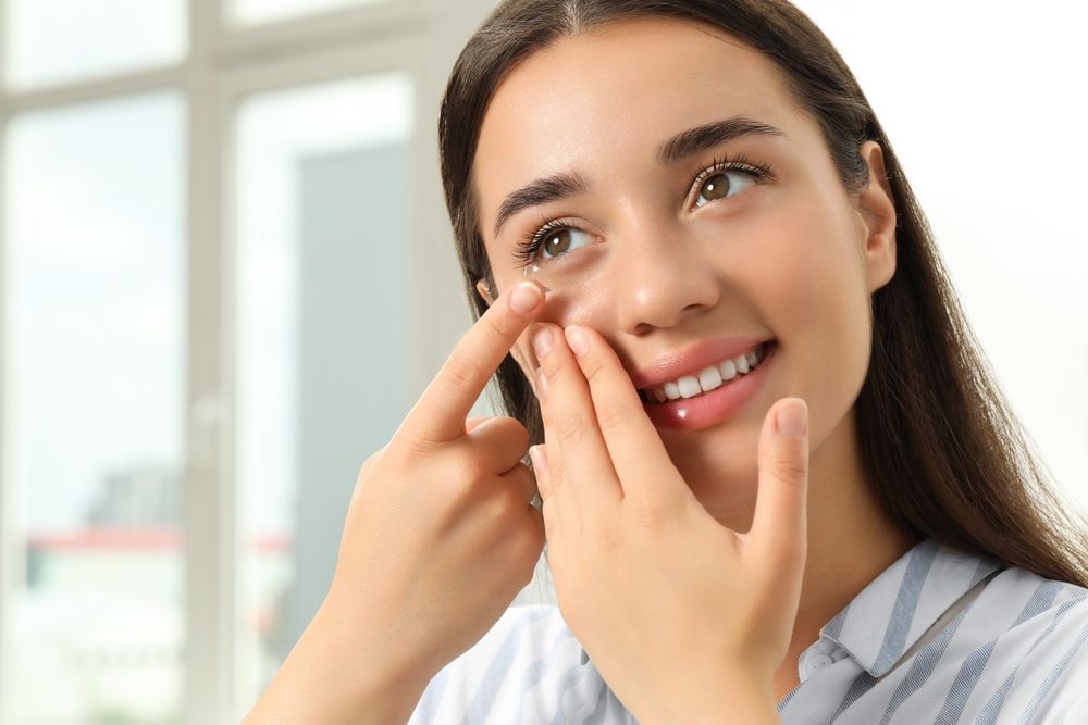 What to Expect During a Contact Lens Fitting