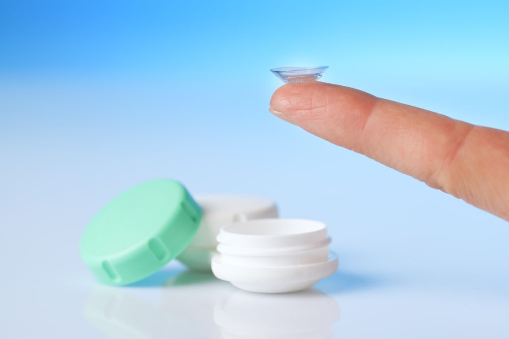 How to Choose a Contact Lens Solution