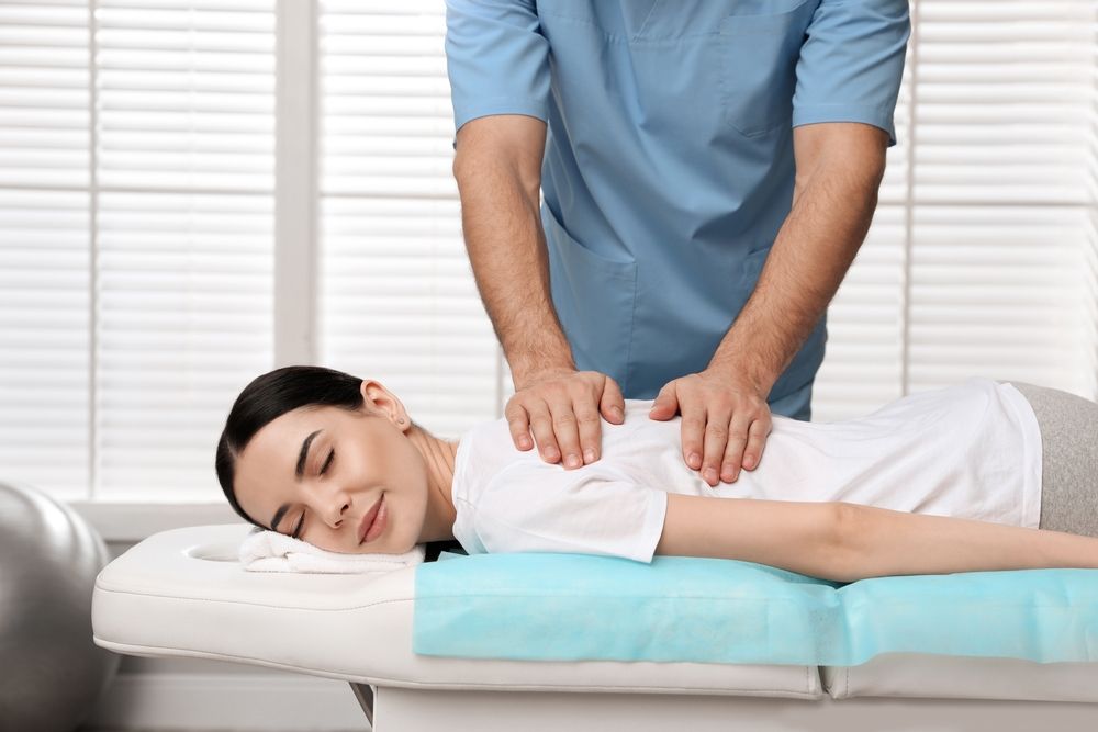 Managing Lower Back Pain With the Help of a Chiropractor