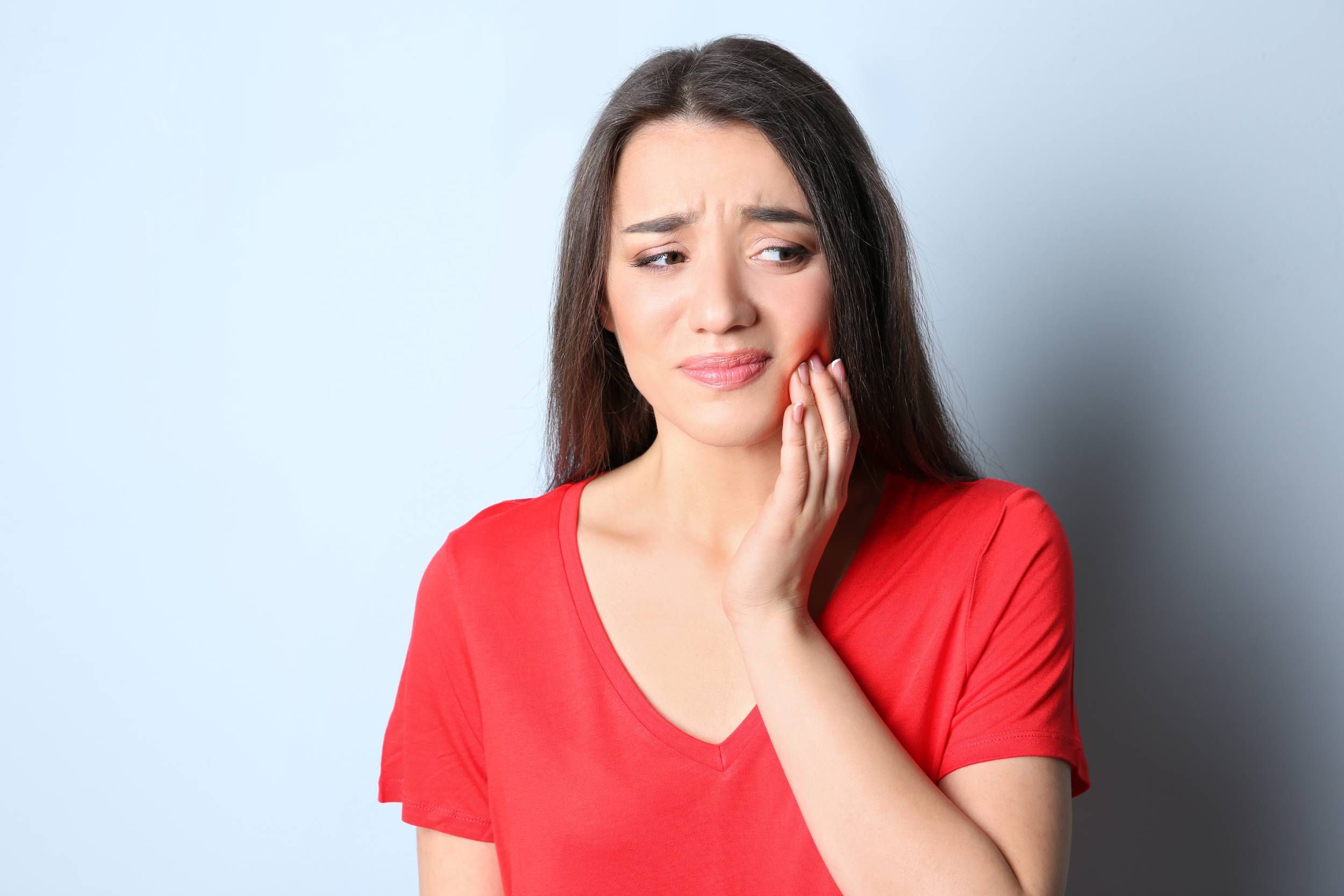 Signs and Symptoms That Your Dental Implant Needs to Be Replaced