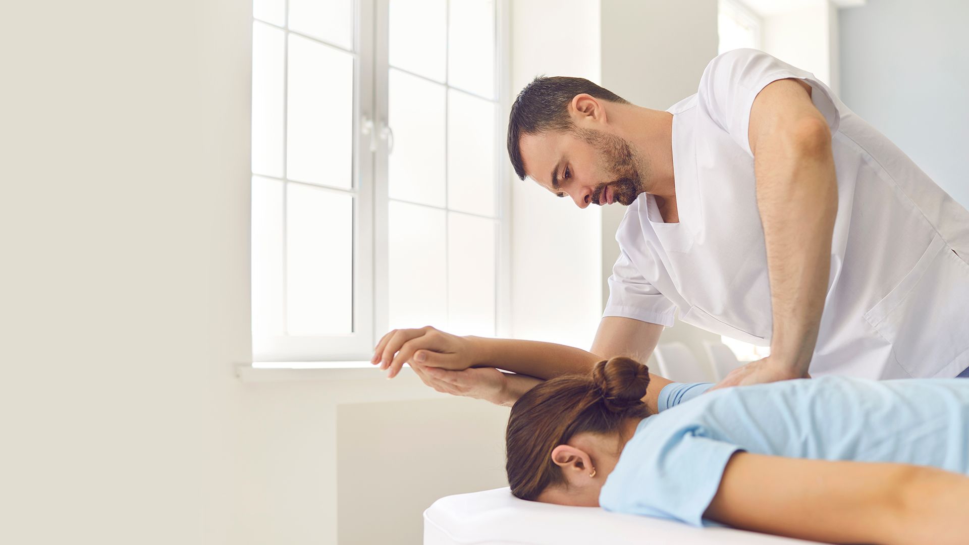 Should I Go to a Chiropractor? Uncovering Benefits and Risks