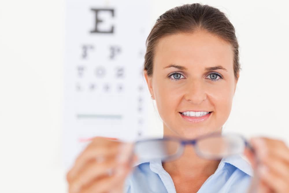 5 Signs You Need a New Eye Prescription for Glasses or Contact Lenses