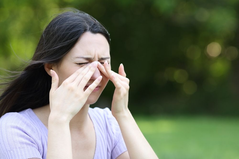 Dry Eye Symptoms and Management Tips
