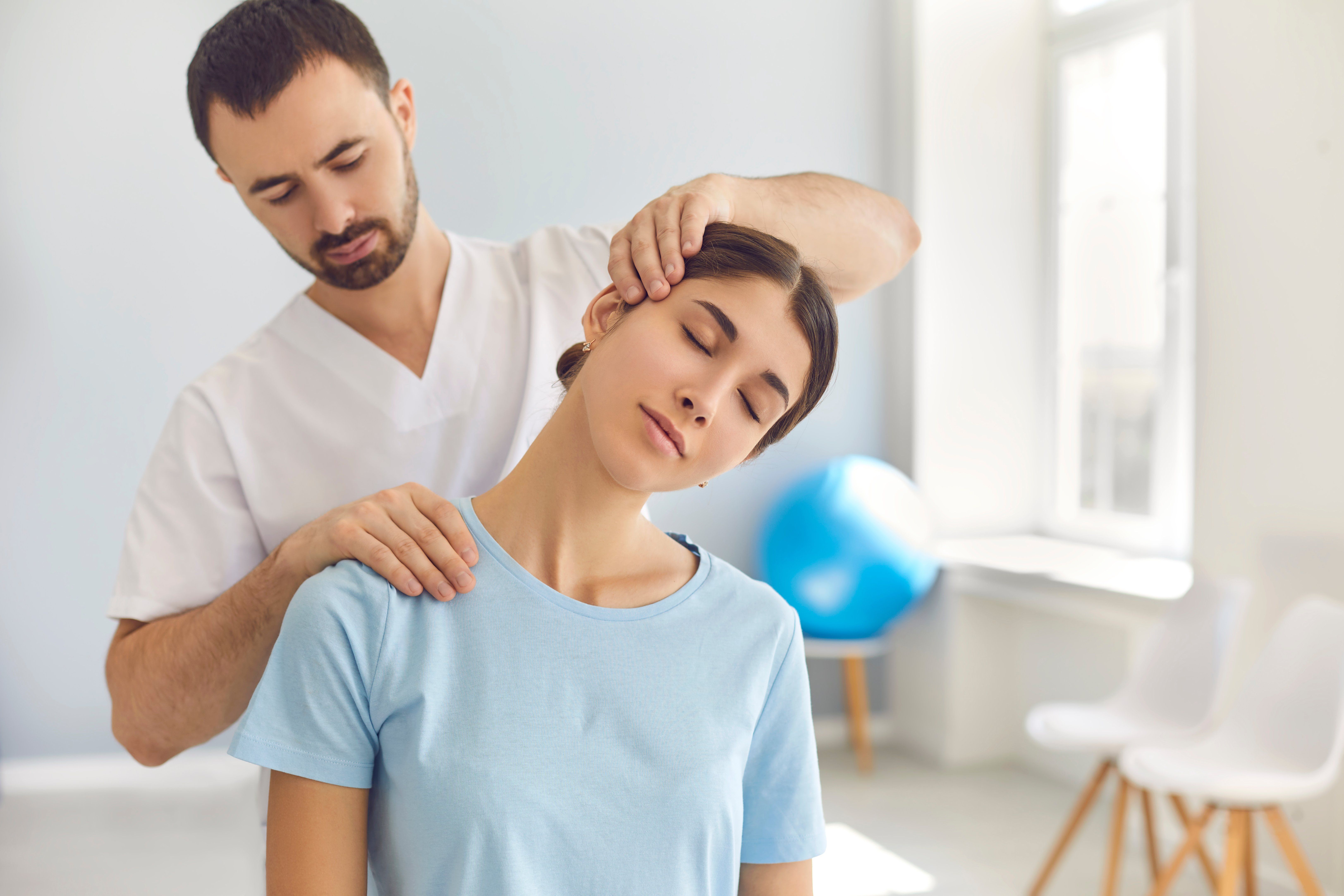 Benefits of Seeing a Chiropractor for Neck Pain Relief