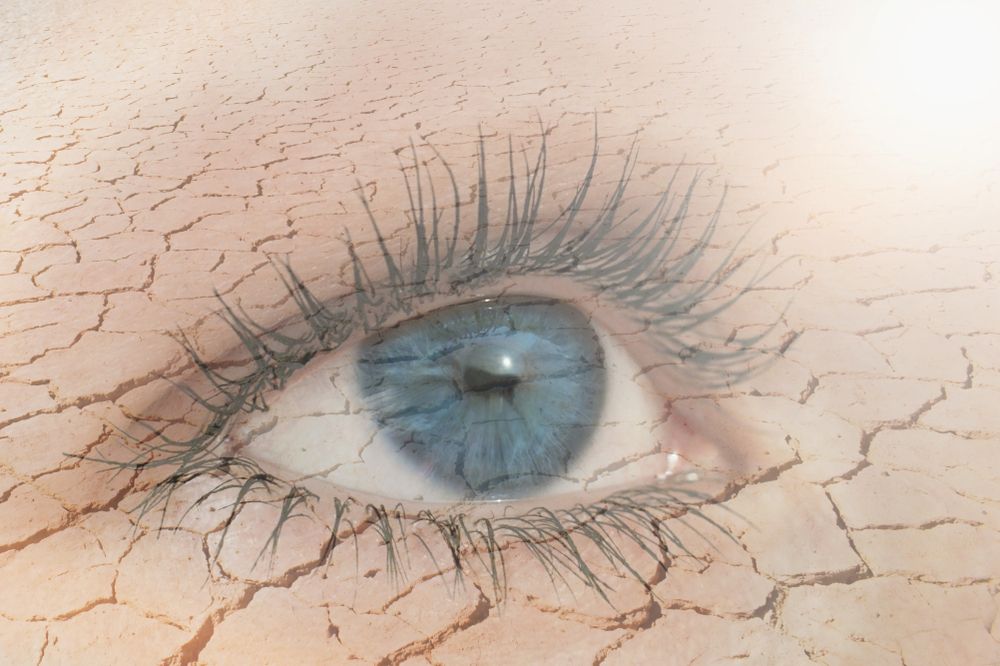 What Are the Symptoms of Chronic Dry Eye?