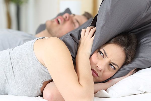 Woman can't sleep due to partner's sleep apnea