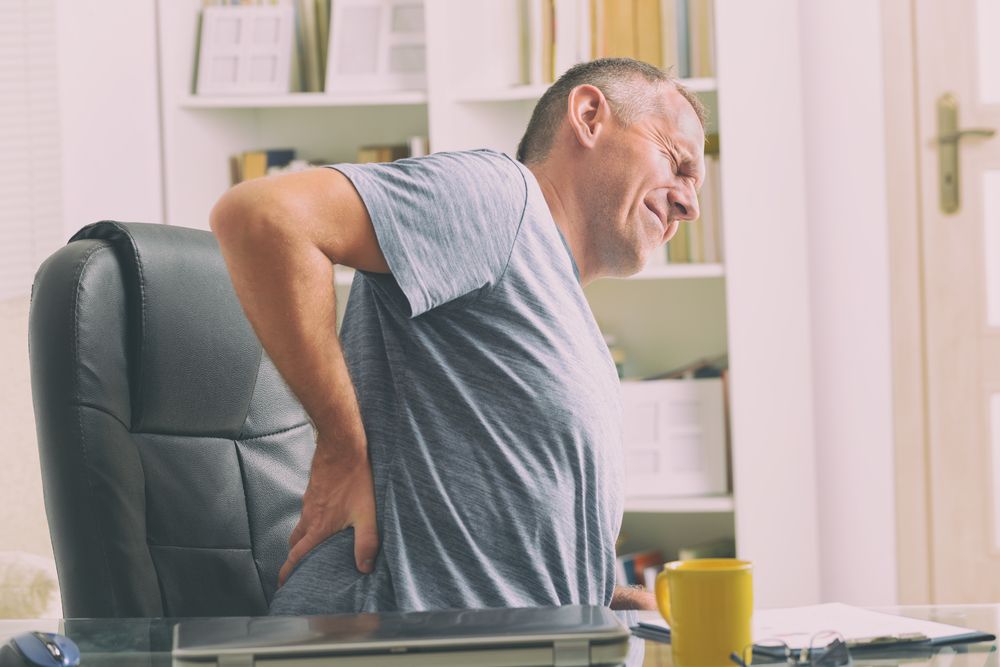 A Guide to Managing Back Pain As You Age