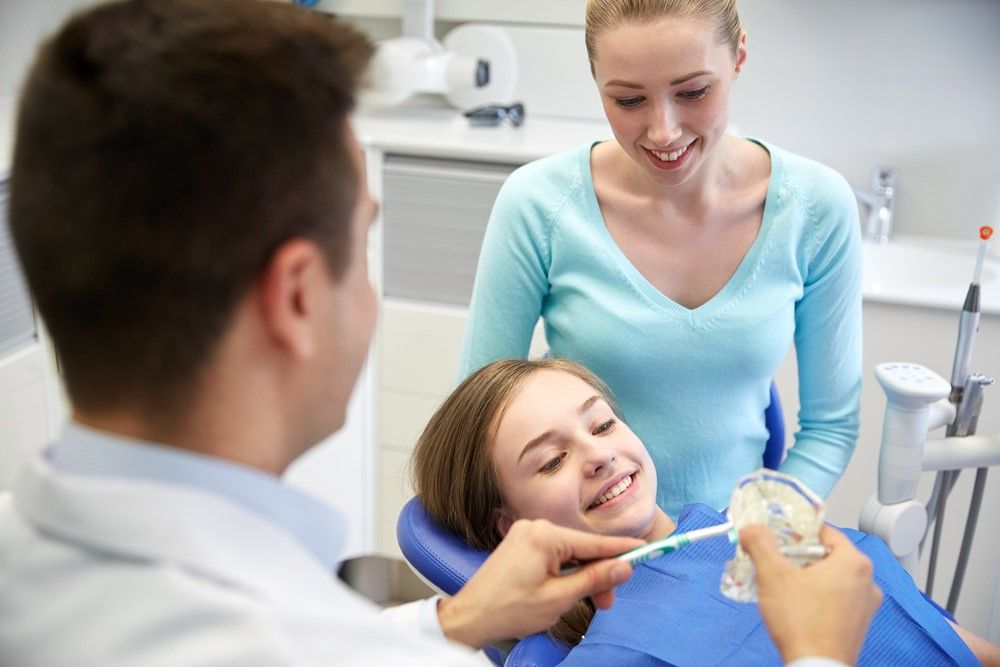 child at the dentist