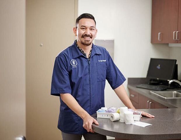 Dr. Kyle Peacott-Ricardos, DVM