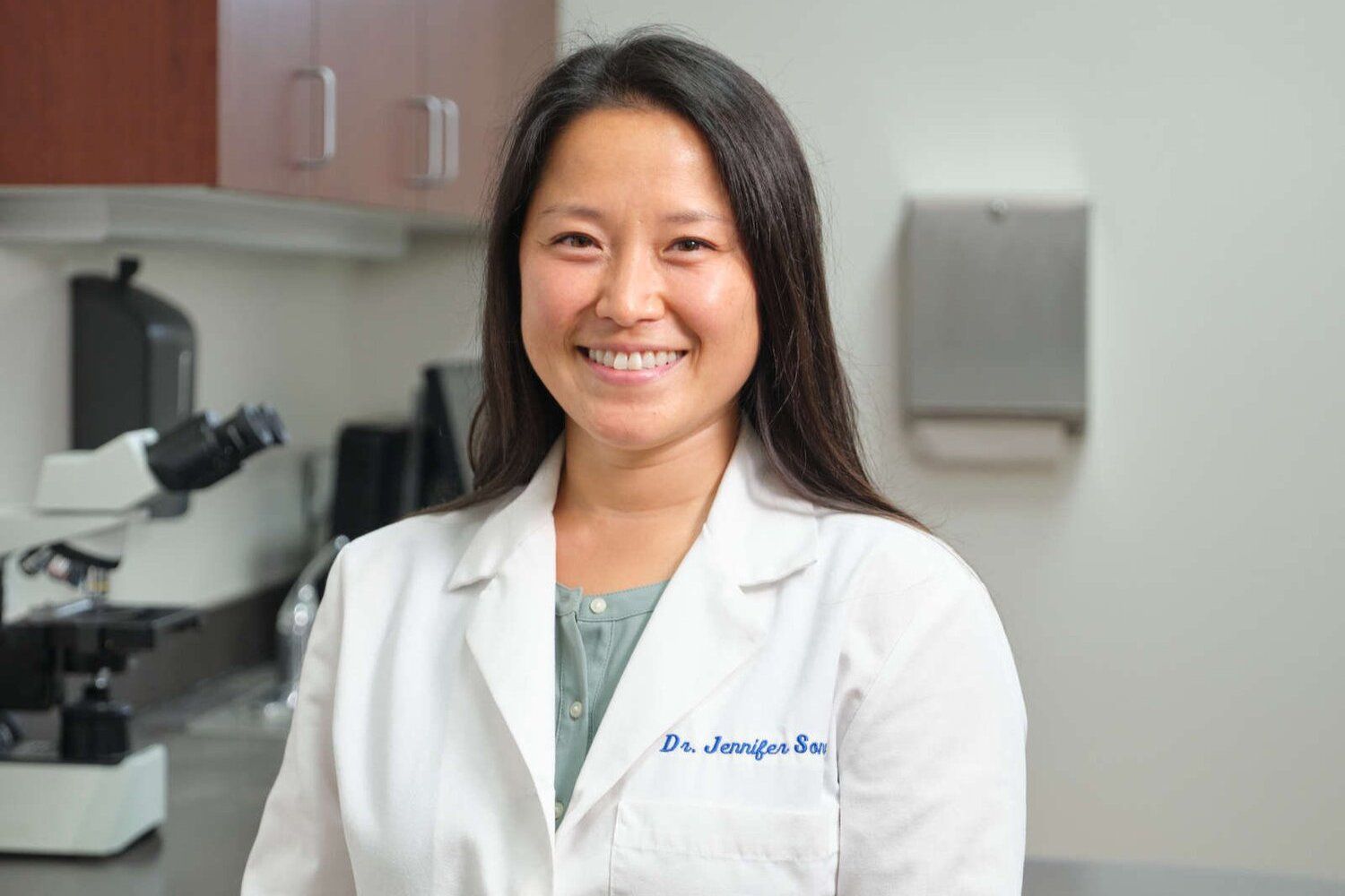 Dr. Jennifer Song, MS, DACVS-SA