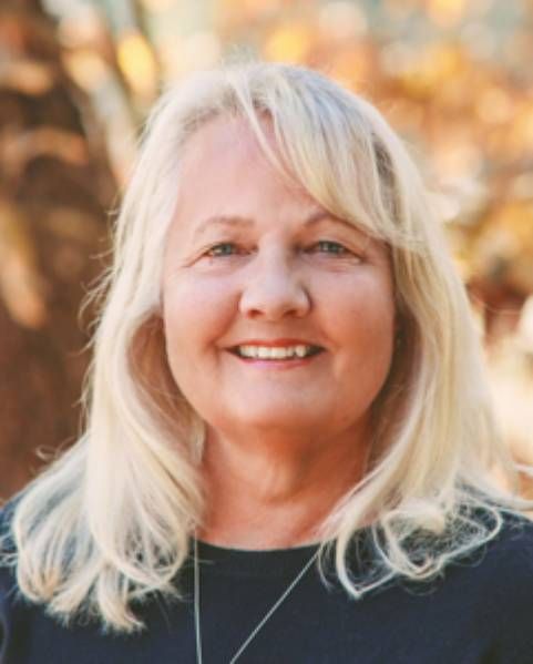 Suzie EK