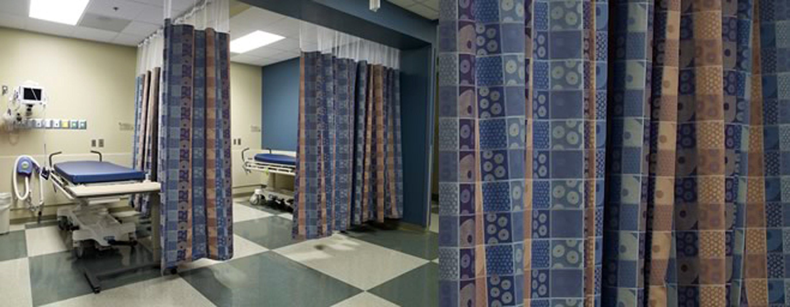 Rate of contamination of hospital privacy curtains in a burns/plastic ward: A longitudinal study