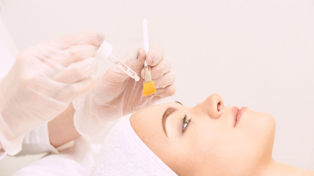 Understanding Glycolic and Salicylic Acid Peels for Flawless Skin