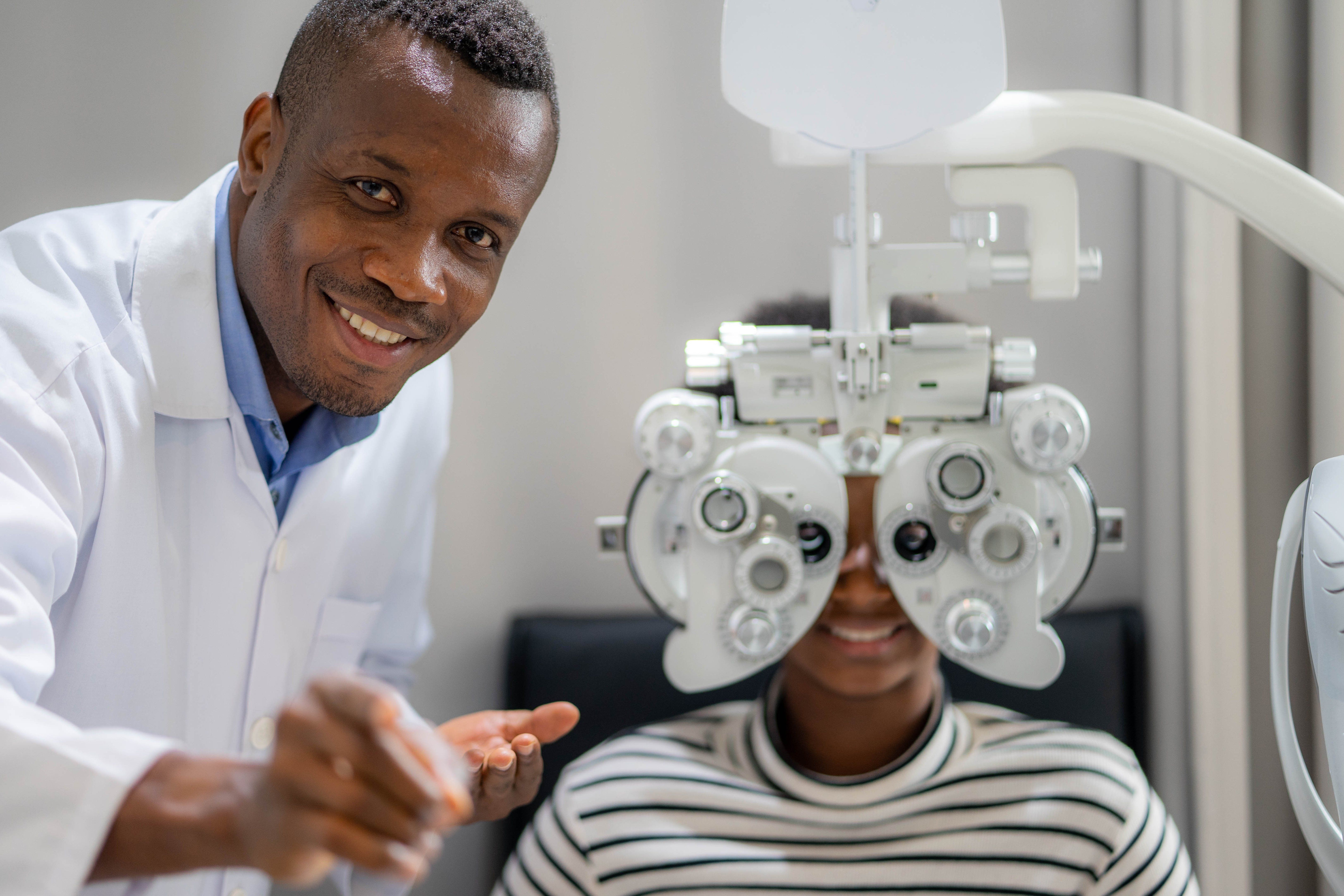 The Difference Between an Optician and an Optometrist