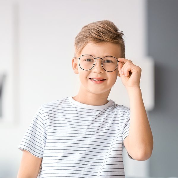 Optometrist in Farmington Hills Eyes & Optics