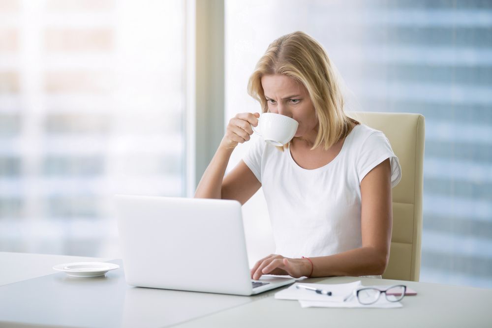 Can screen time affect dry eyes?
