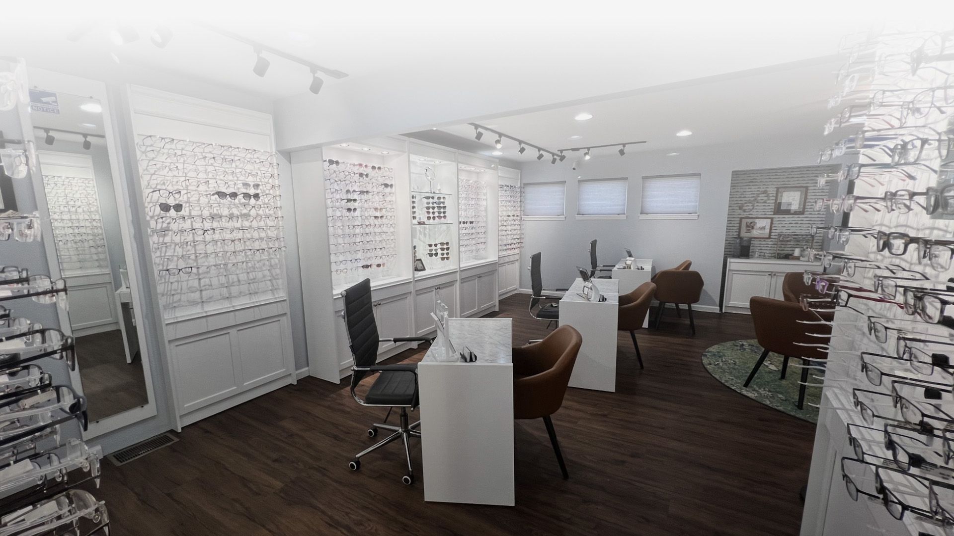 Optometrist in burlington midwest eye clinic