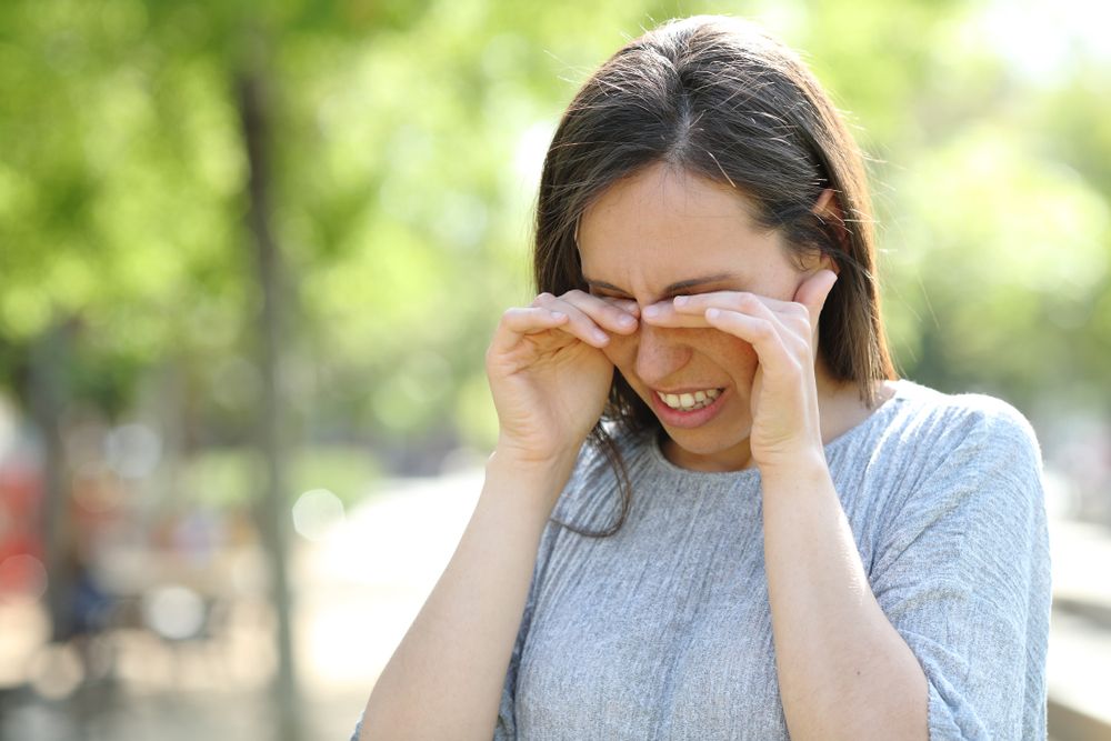 How Does Hot Weather Affect Dry Eyes?