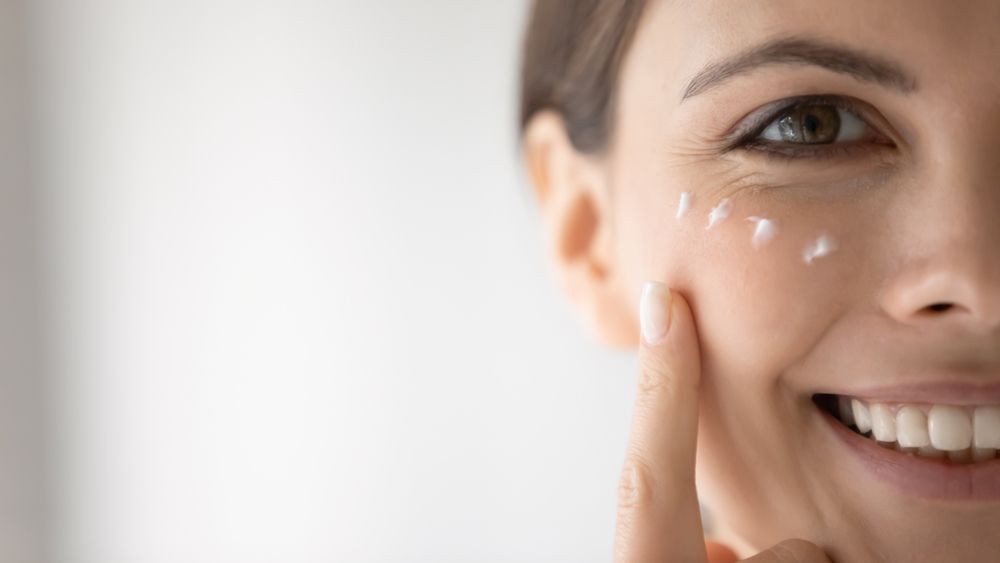 How to Choose a Skincare Routine that is Safe for Your Eyes