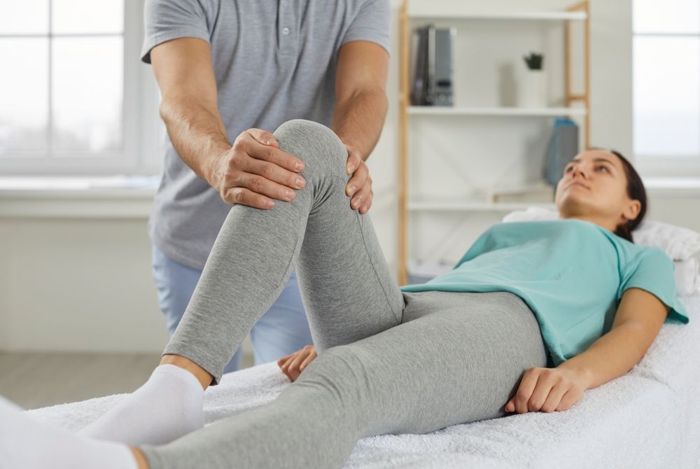 Using Spinal Decompression to Alleviate Leg and Hip Pain