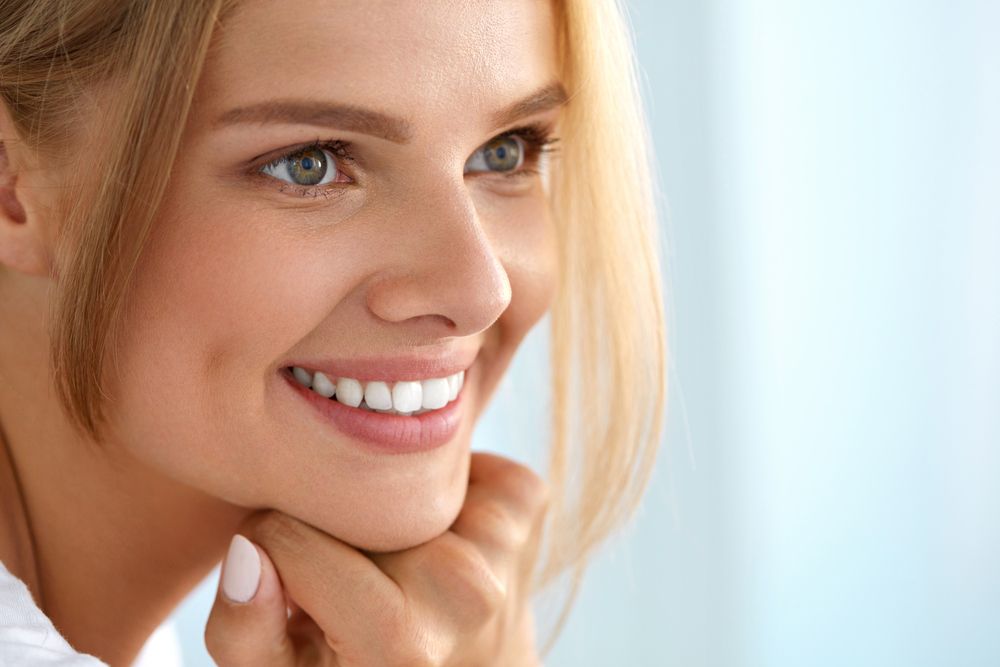 Cosmetic Bonding vs. Veneers