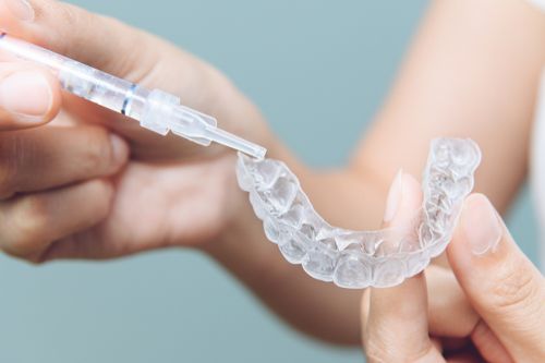 How to Use Custom-fit Whitening Trays at Home Safely