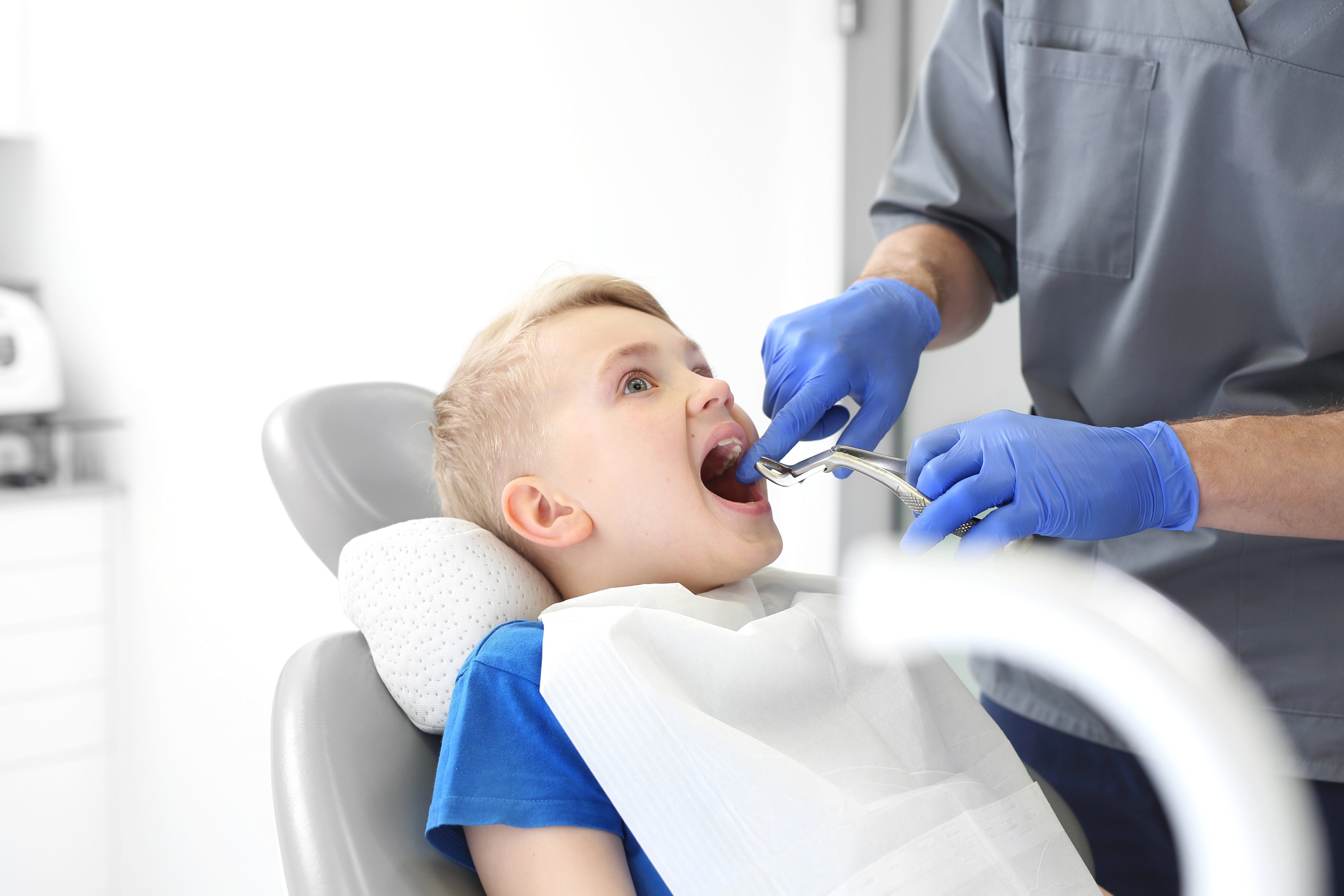 8 Ways to Prepare Your Child for a Tooth Extraction