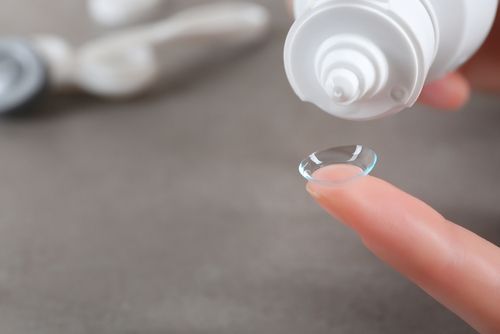 How to Choose the Right Contact Lenses for Sports