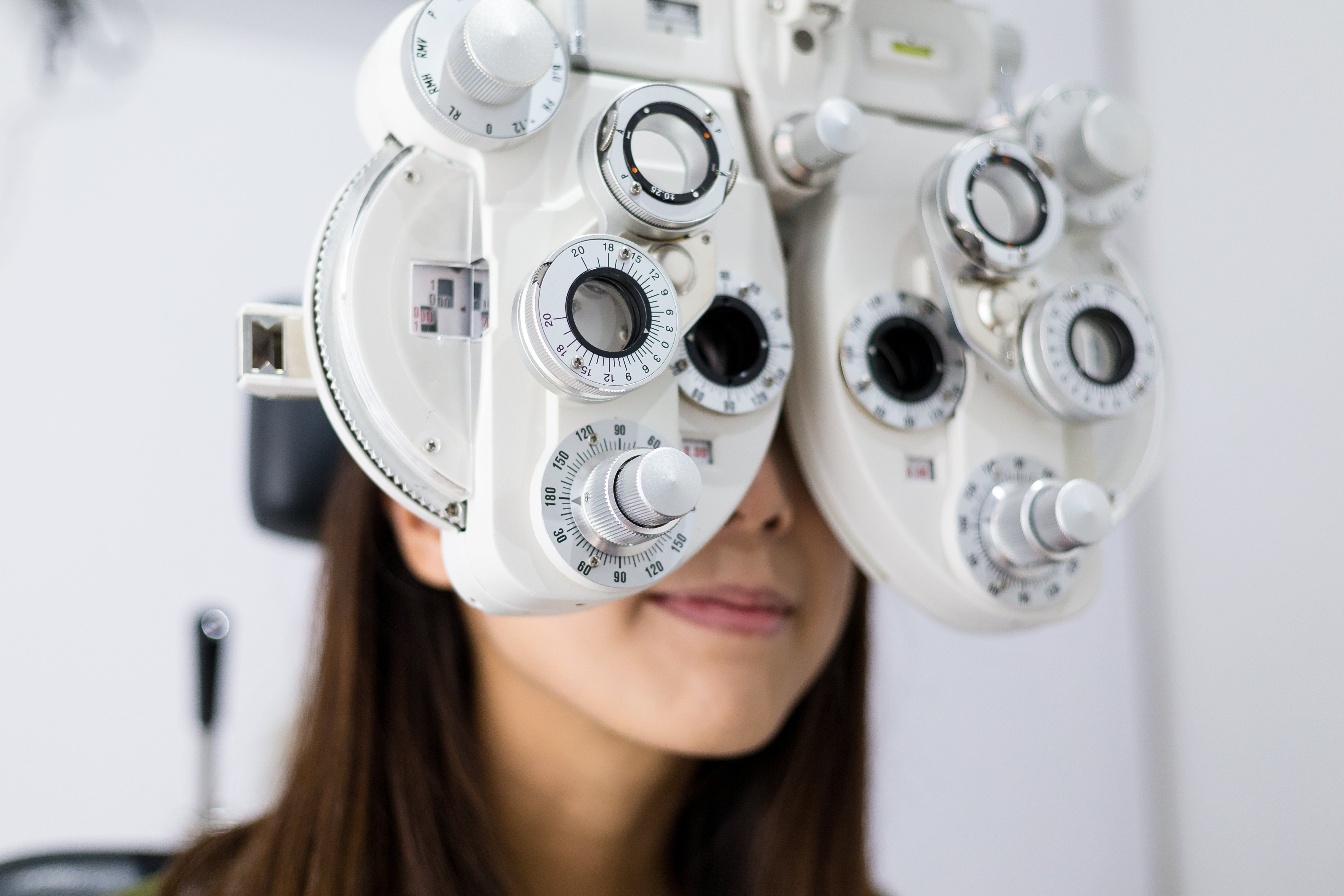 5 Differences Between a Contact Lens Exam and Eyeglasses Exam