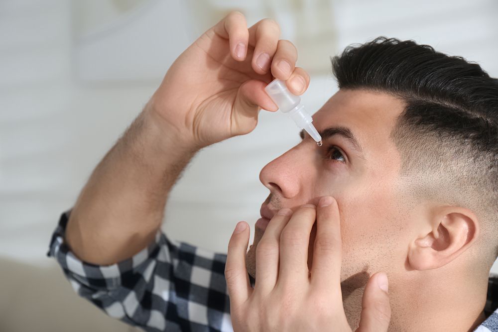 What Are Signs and Symptoms of Dry Eyes?