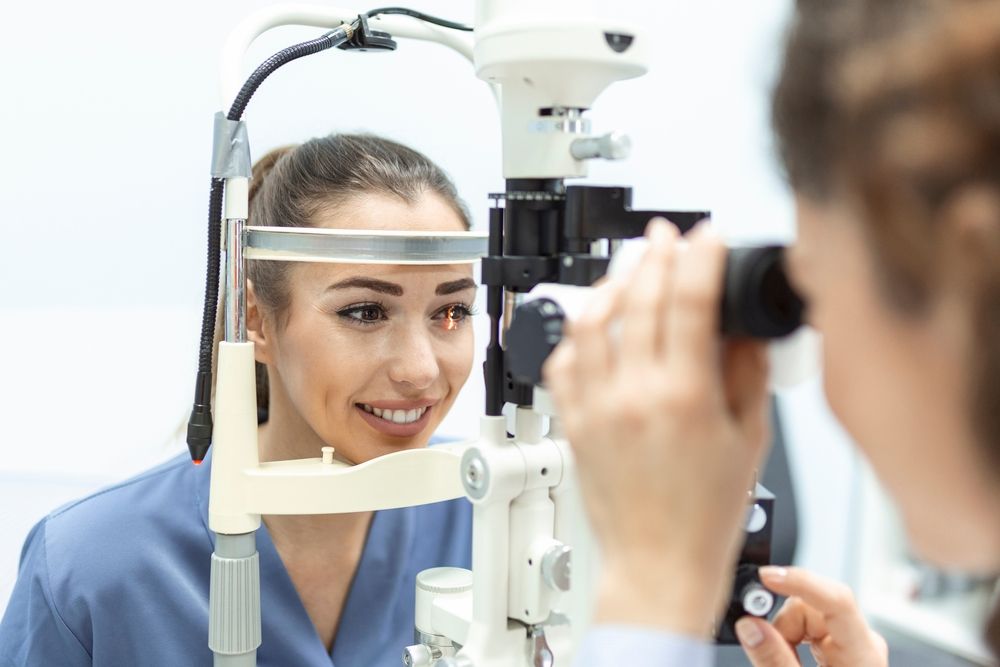 THE IMPORTANCE OF ROUTINE EYE EXAMES AND WHAT TO EXPECT AT YOUR FIRST APPOINTMENT