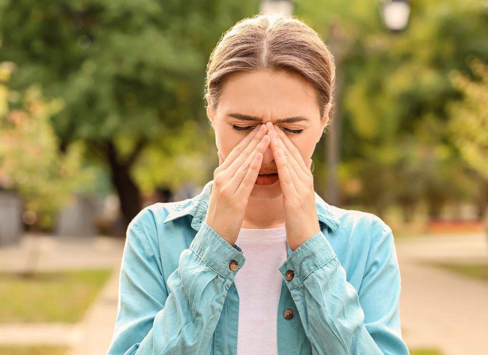 The Connection Between Seasonal Allergies and Eye Allergies