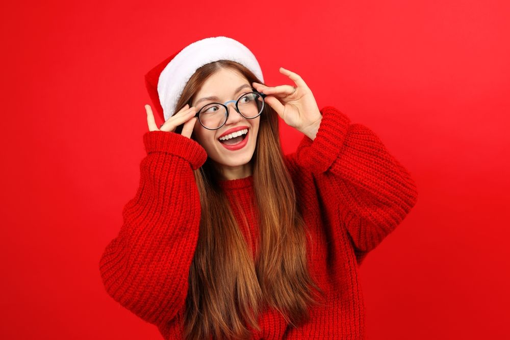 How to Buy Prescription Eyeglasses as a Holiday Gift