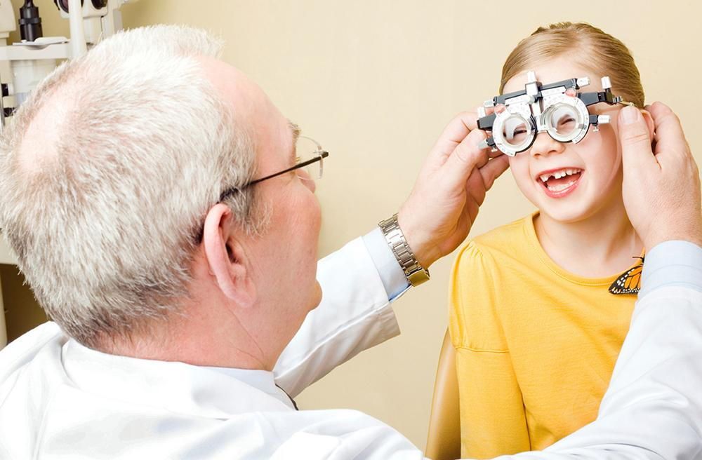 WHY KIDS SHOULD GET ROUTINE EYE EXAMS