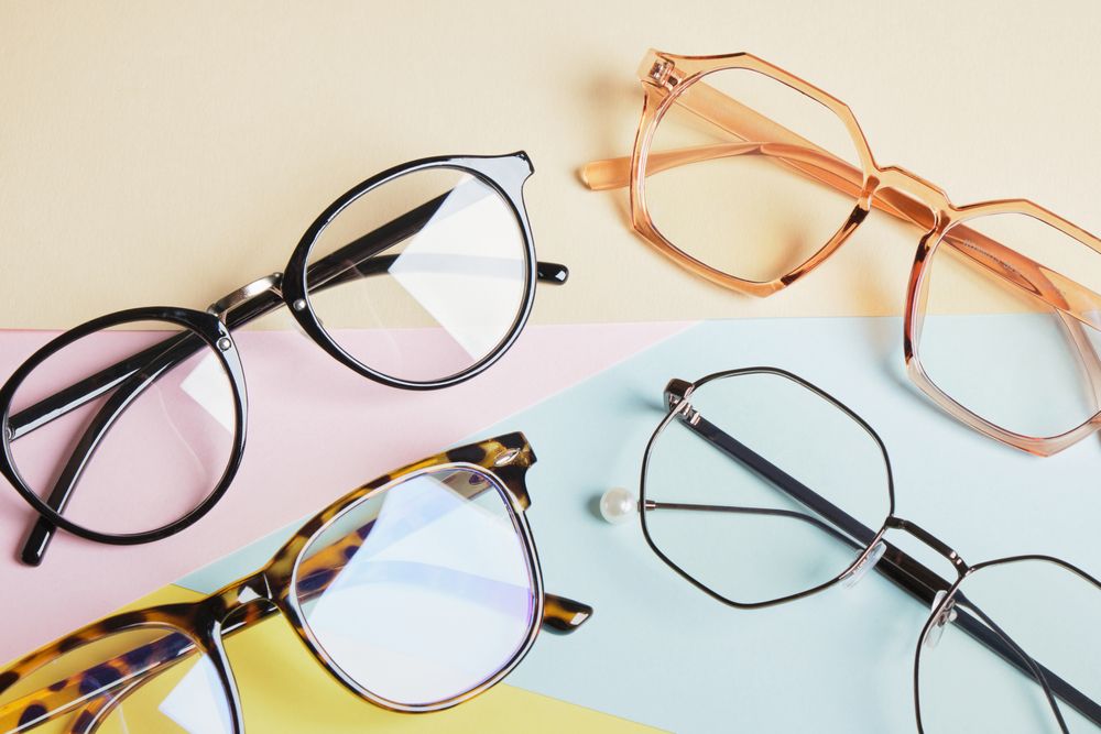 Clear and Chic: Unveiling the Eyewear Trends Dominating 2024