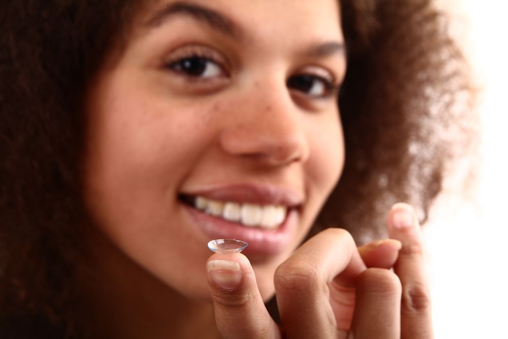 Contact Lenses: Tips for Choosing and Wearing Contacts Safely