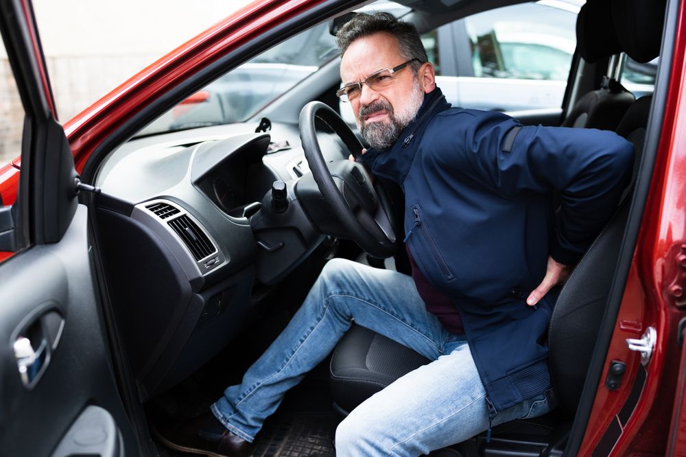What Are the Symptoms of Back Pain From a Car Accident?