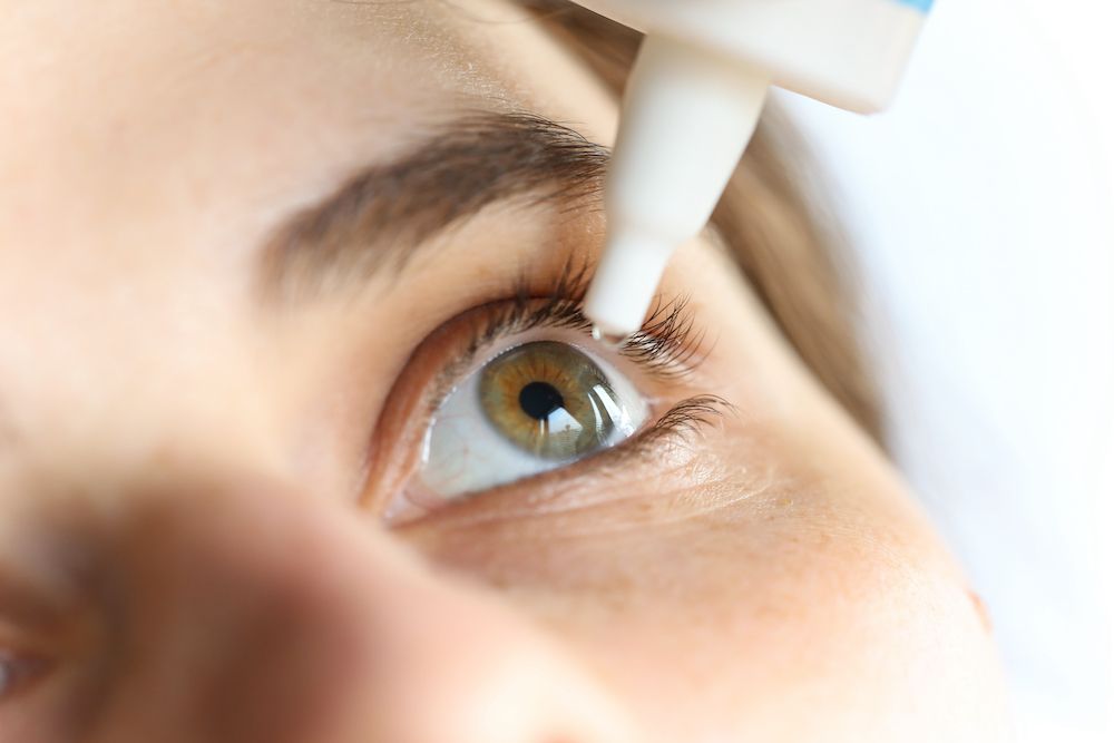 Dry Eye vs. Seasonal Allergies: Which Am I Suffering From?