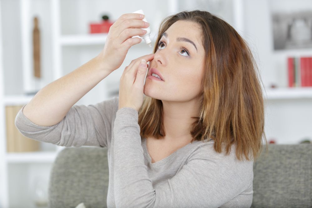Symptoms and Solutions for Fall Eye Allergies
