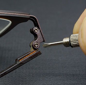 Hinge glasses repair in West Hollywood
