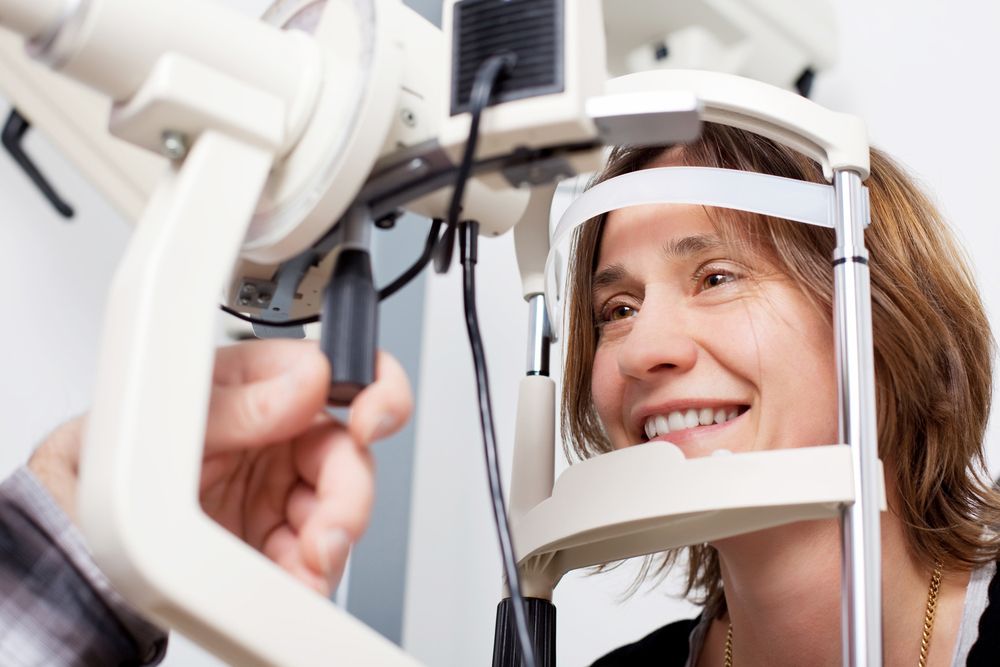 woman in an eye exam