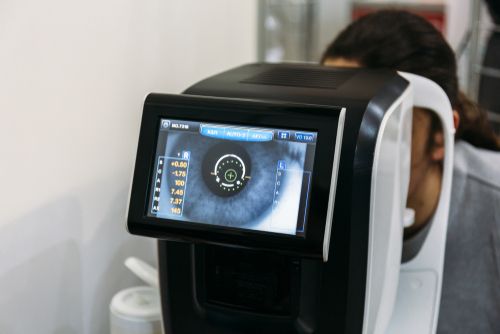 What’s the Difference Between Comprehensive Eye Exams & Vision Screening?
