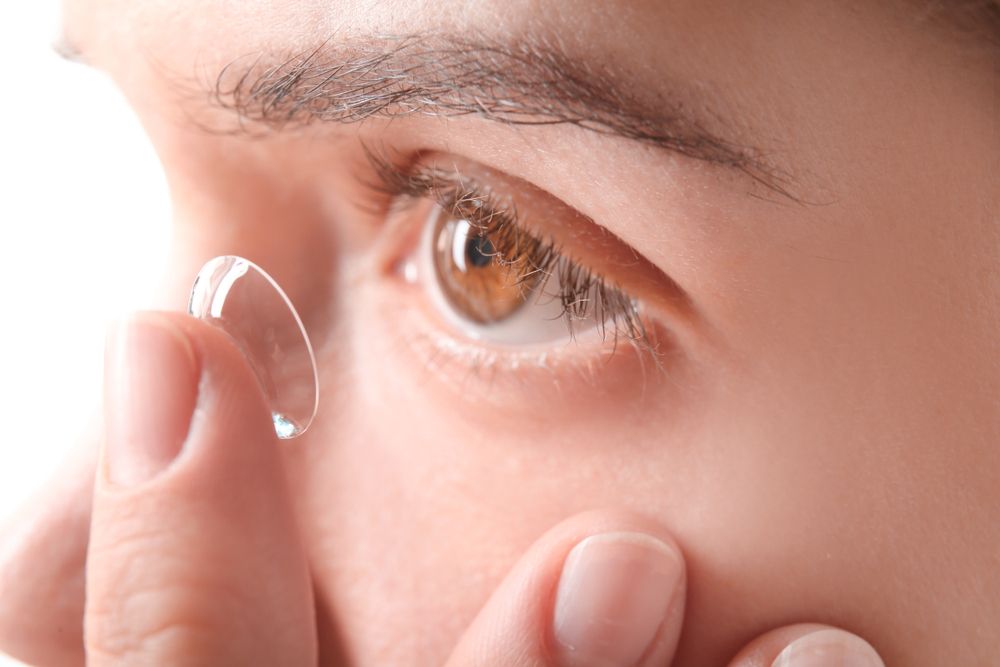 Managing Dry Eyes with Contact Lenses: Effective Strategies and Products