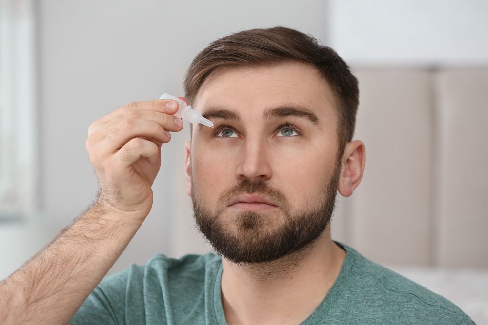 How to Tell the Difference Between Dry Eye and Allergies