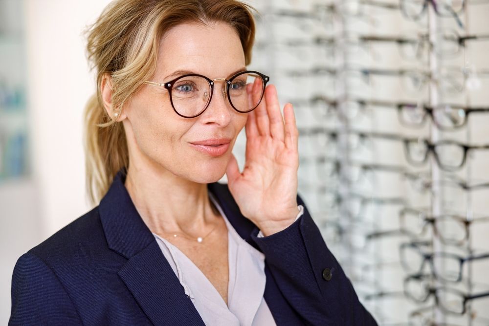 Your Guide to Choosing the Right Frames and Lenses for Your Prescription