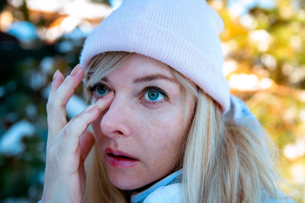 How to Manage Dry Eye During Colder Weather
