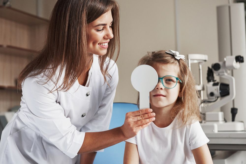 What to Expect During Your Child's First Eye Exam: A Parent's Guide